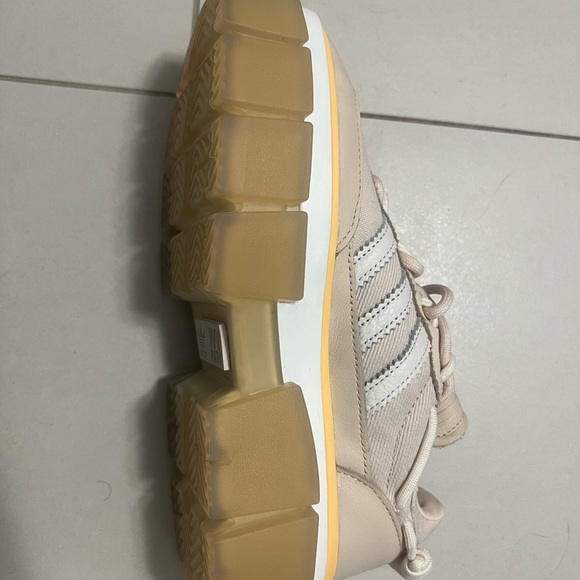 Never worn Ivy Park Super Sleek Adidas in beige - Picture 5 of 5